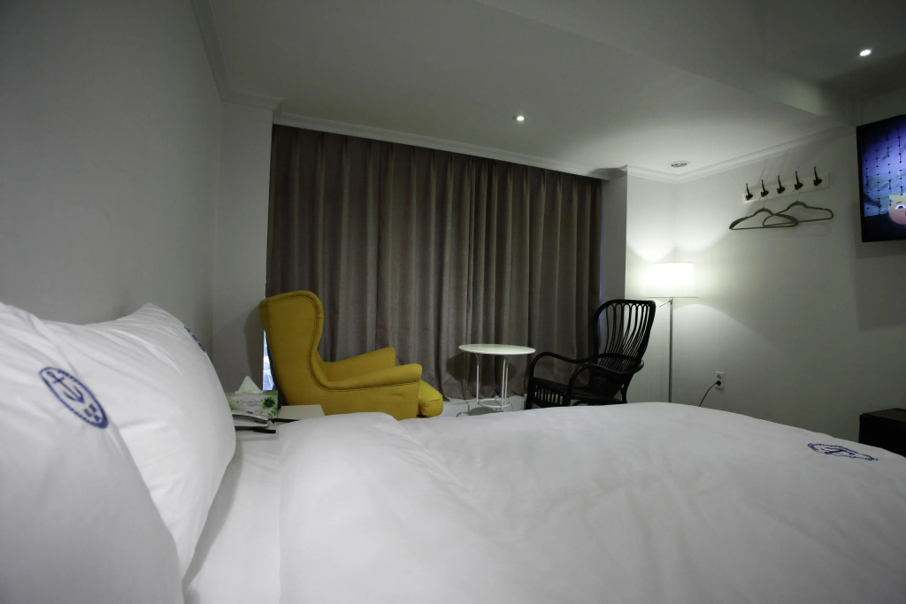 1 Bedroom Deluxe Double room (full double bed)
