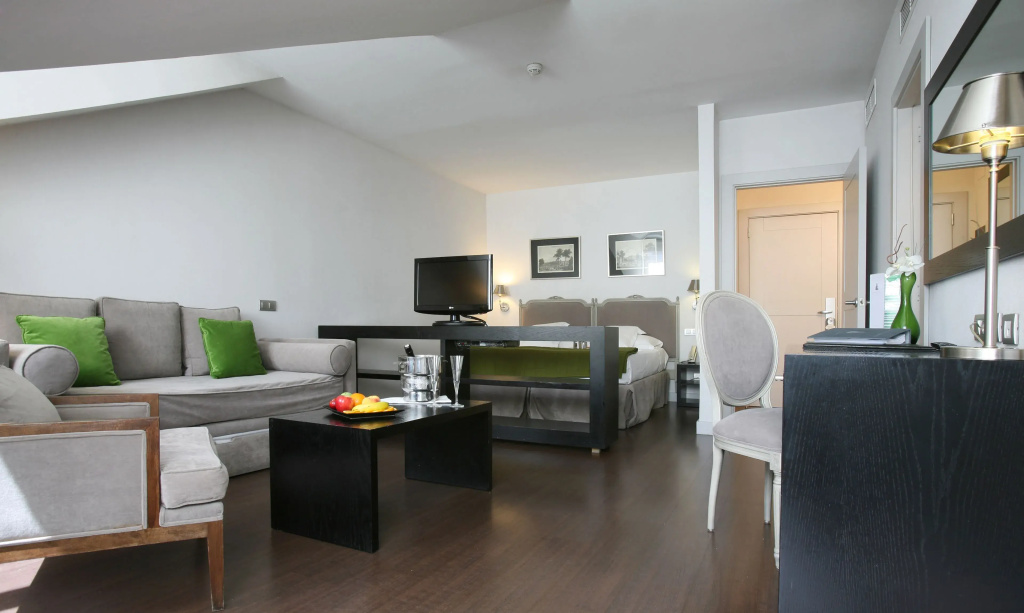 Quadruple room