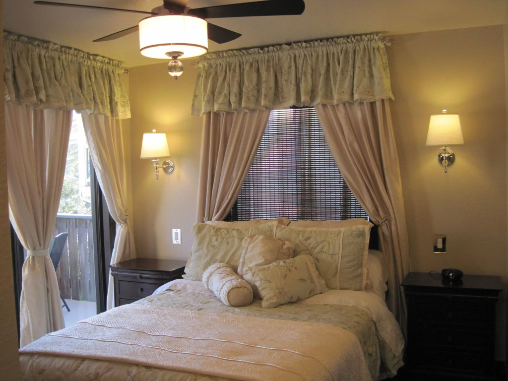 Deluxe Double room (full double bed)