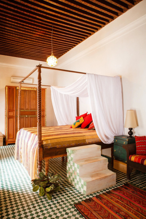 Suite with courtyard view