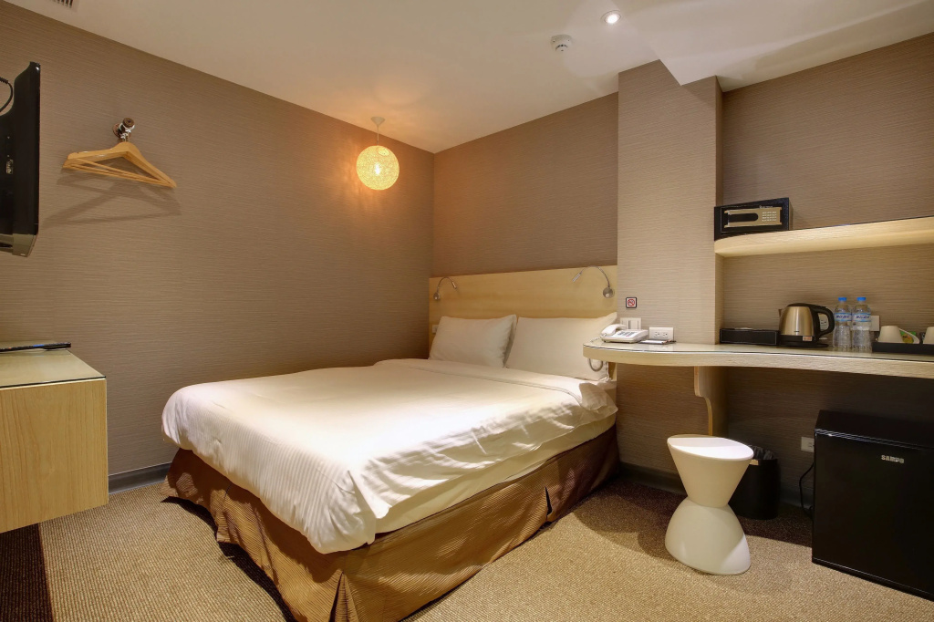 Standard Double room (full double bed)