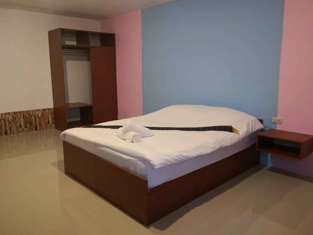 Economy room