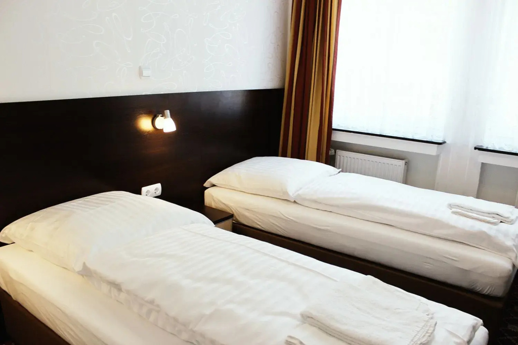 Standard Double room (full double bed)