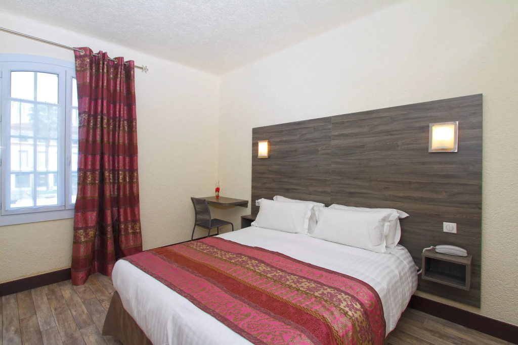 Standard Double room (full double bed)