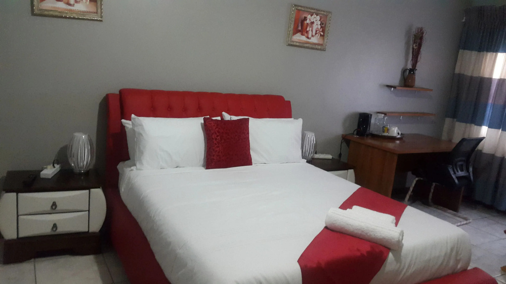 Executive Double room (full double bed)
