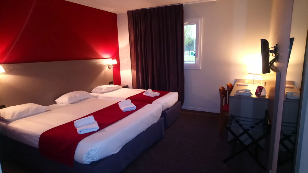 Standard Triple room