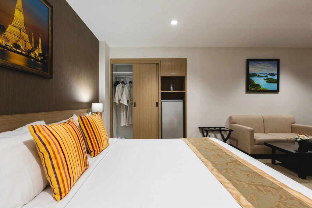 Premier Double room (full double bed)