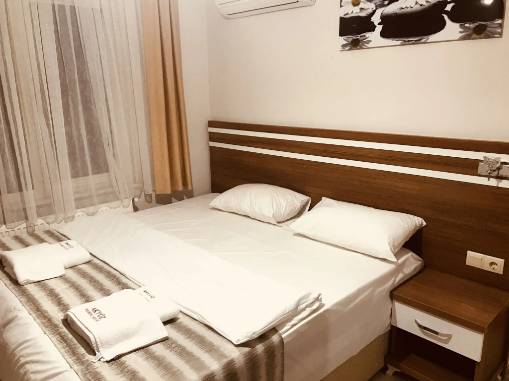 Standard Double room with sea view (full double bed)