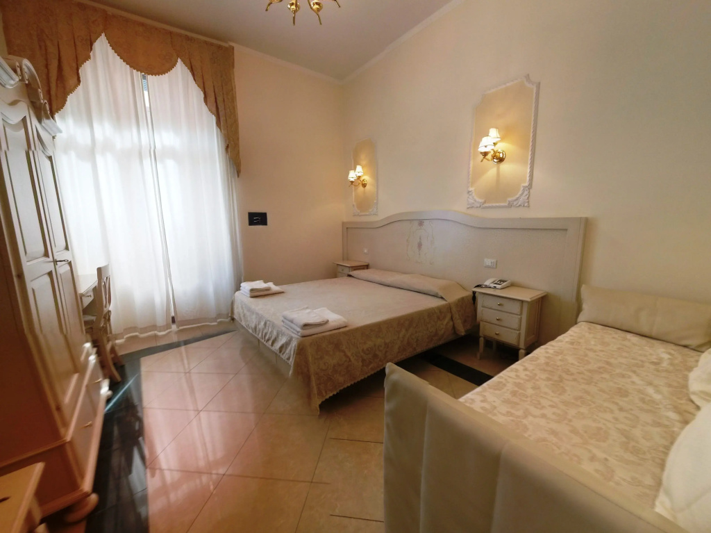 Superior Double room (full double bed)