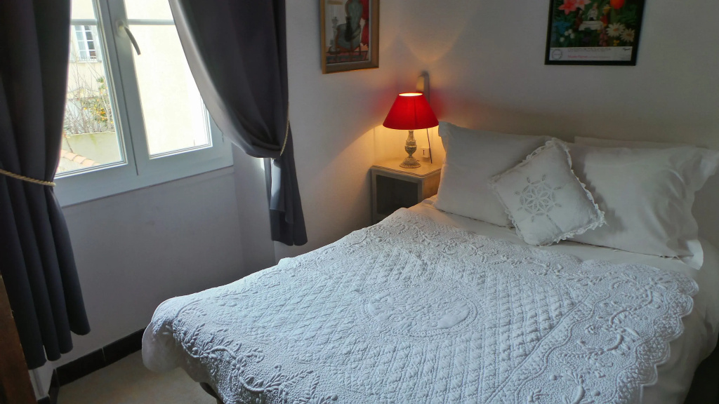 Standard Single room with courtyard view
