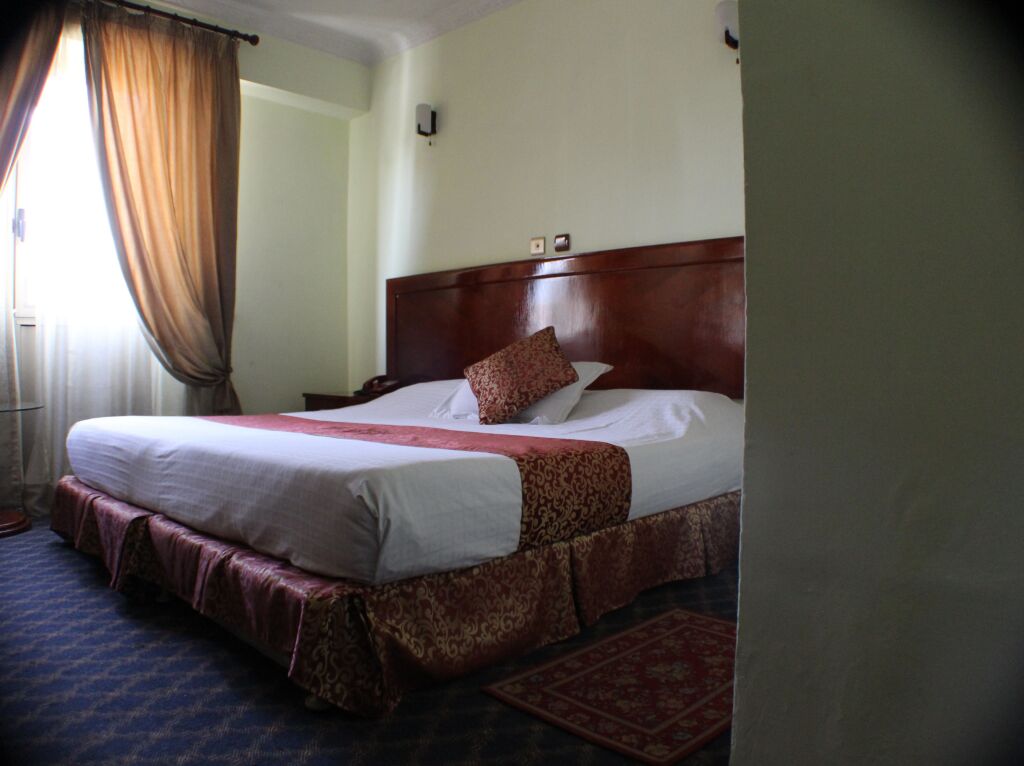 Двухместная студия Standard двуспальная кровать в KZ Hotel