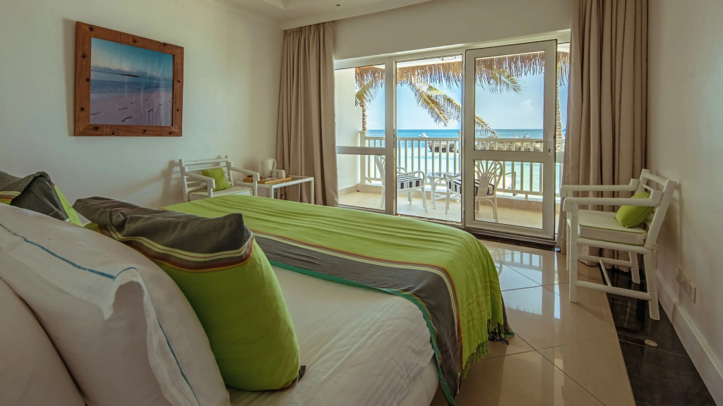 Standard Double room with ocean view (full double bed)