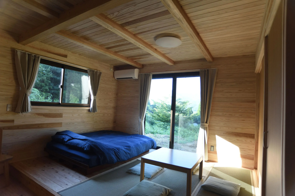 Standard Family room with mountain view