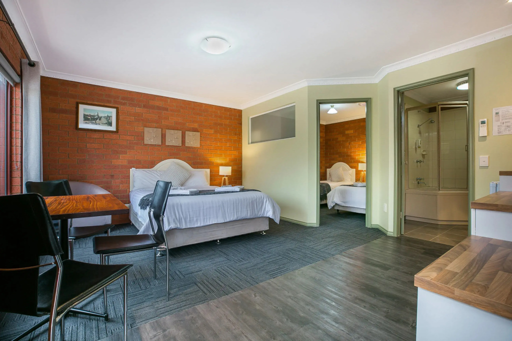 2 Bedrooms Standard Family room
