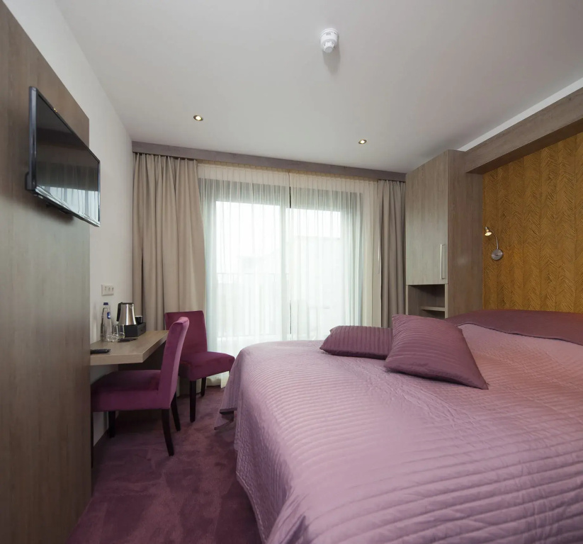Superior Double room with balcony (full double bed)