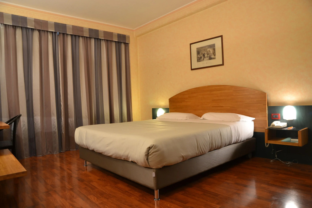 Standard Double room (full double bed)