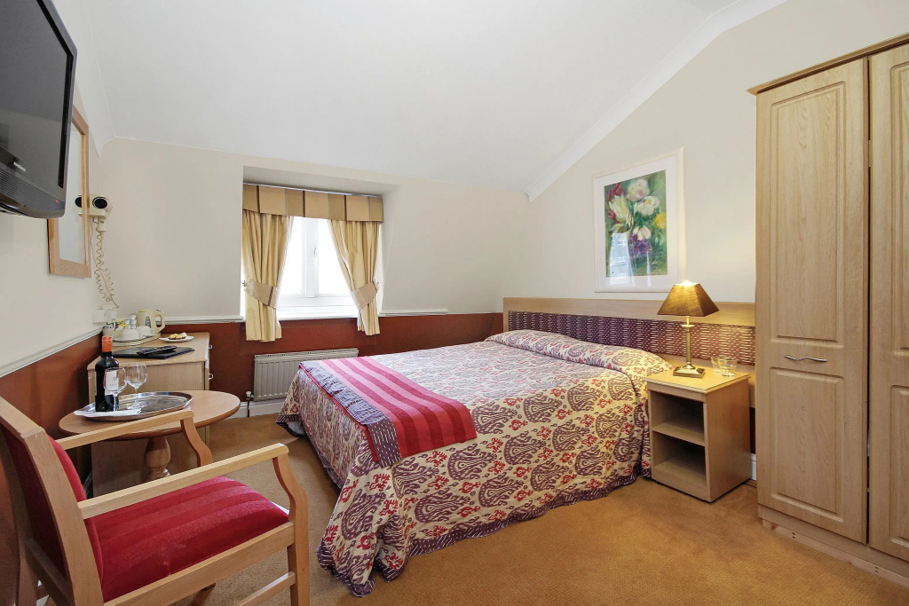 Standard Double room (full double bed)