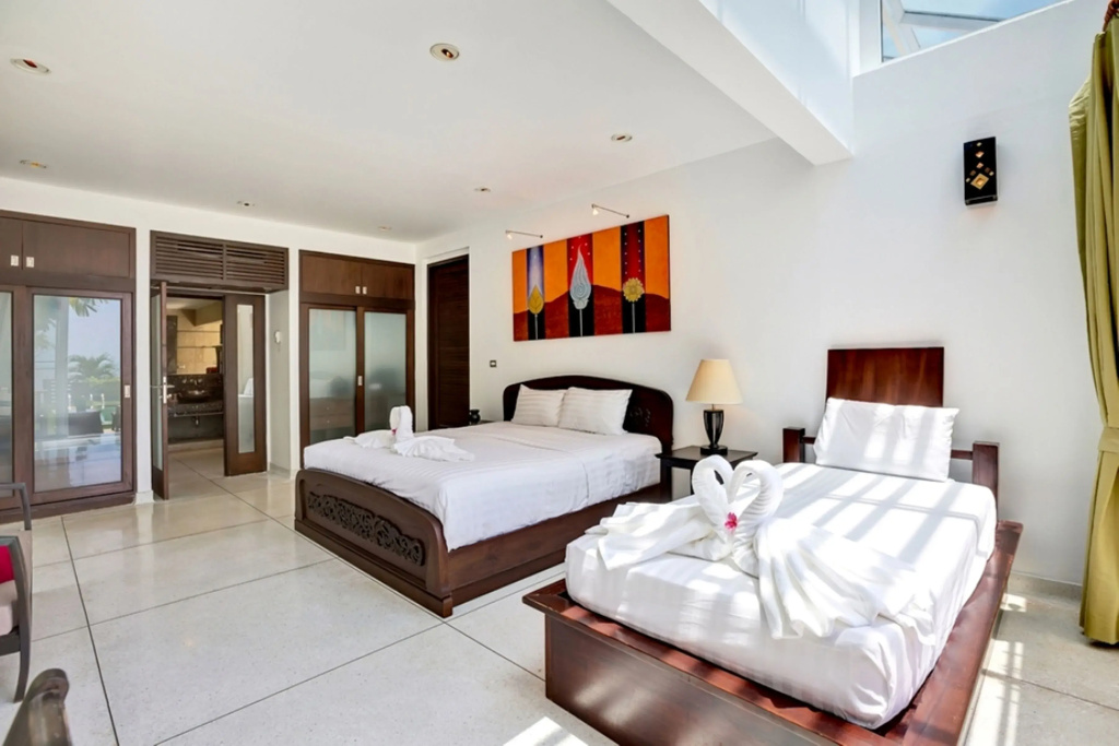 4 Bedrooms Villa