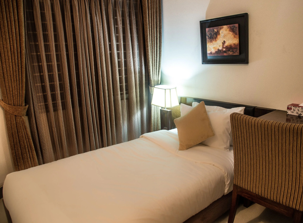 Deluxe Double room (full double bed)
