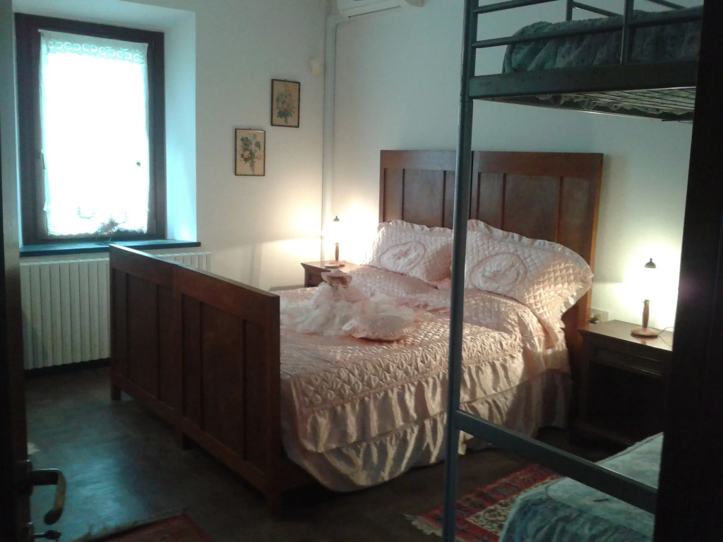 Standard Quadruple room with garden view