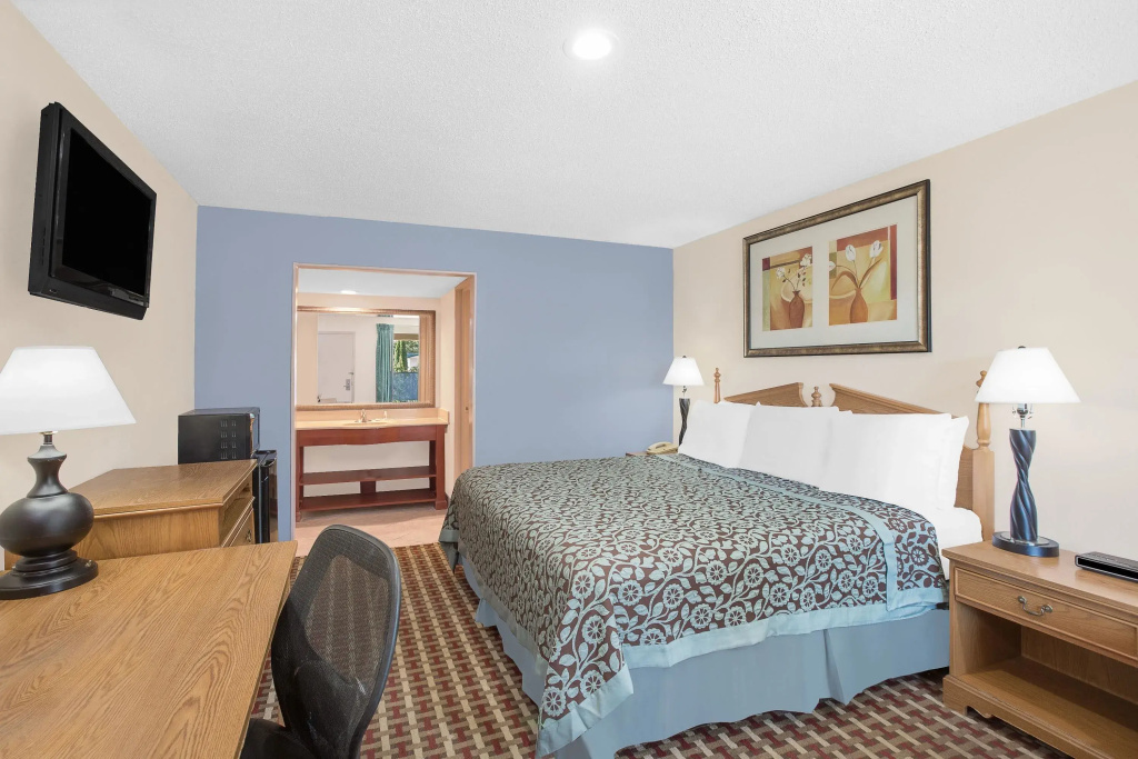 Standard Double room (full double bed)