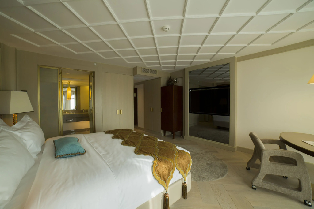 Standard Double room with park view (full double bed)