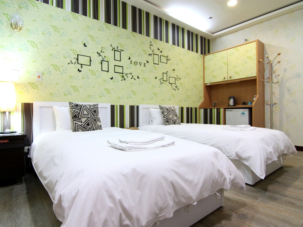 Economy Double room (twin beds)