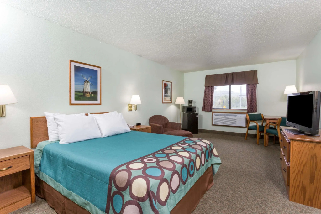 Standard Double room (full double bed)