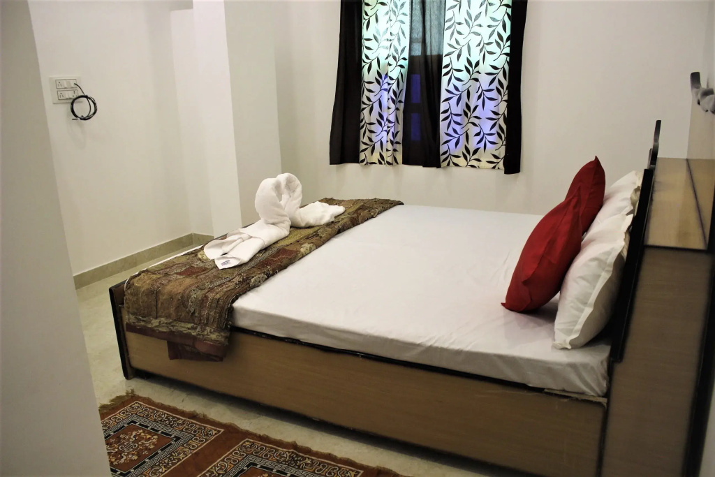 Economy room