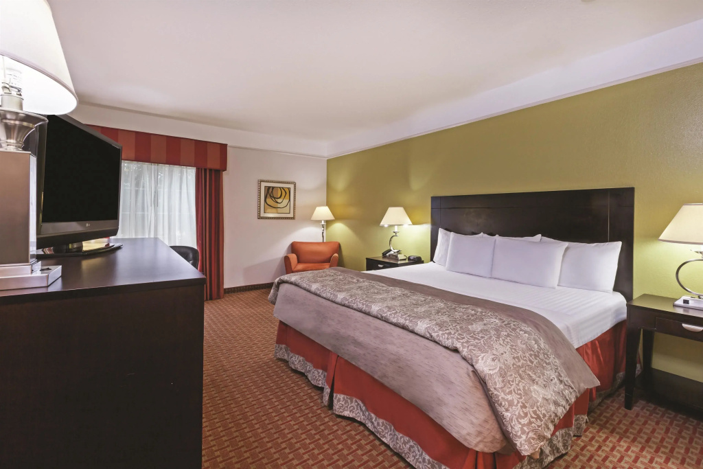 La Quinta Inn & Suites by Wyndham Winnie - Chambres