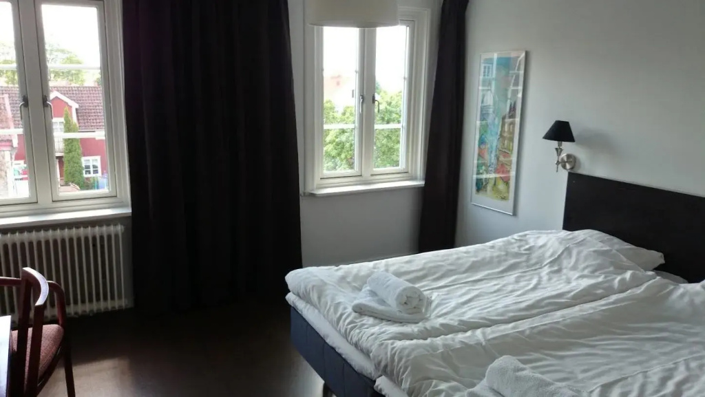 Standard Double room (full double bed)