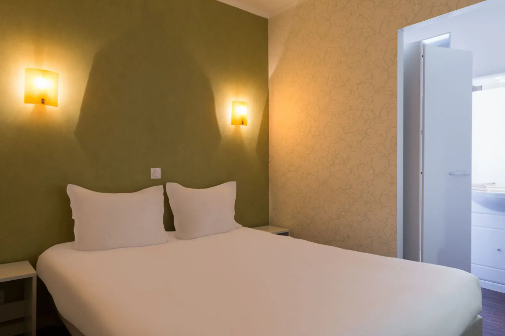 Standard Double room (full double bed)