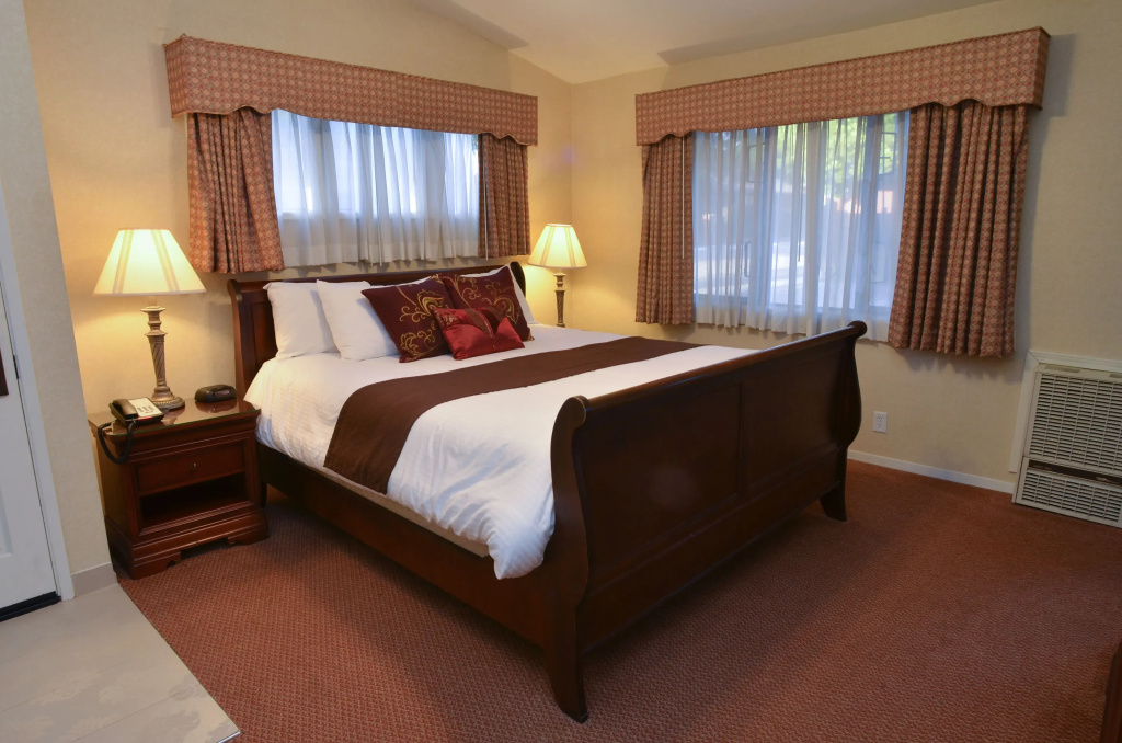 Double Suite (full double bed)