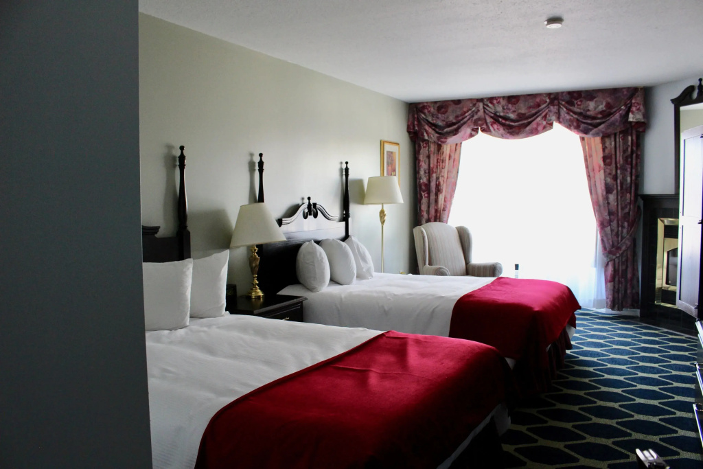 Deluxe Quadruple room (2 full double beds)