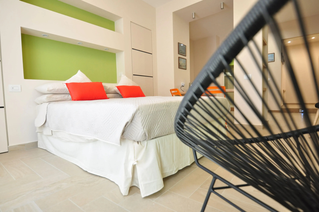 Double Suite (full double bed)