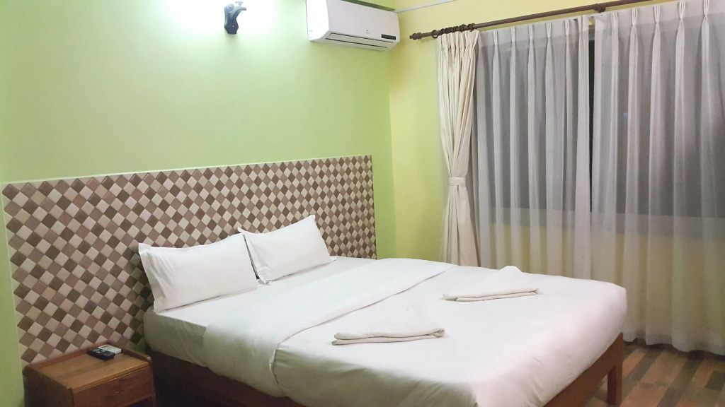 Deluxe Double room (full double bed)