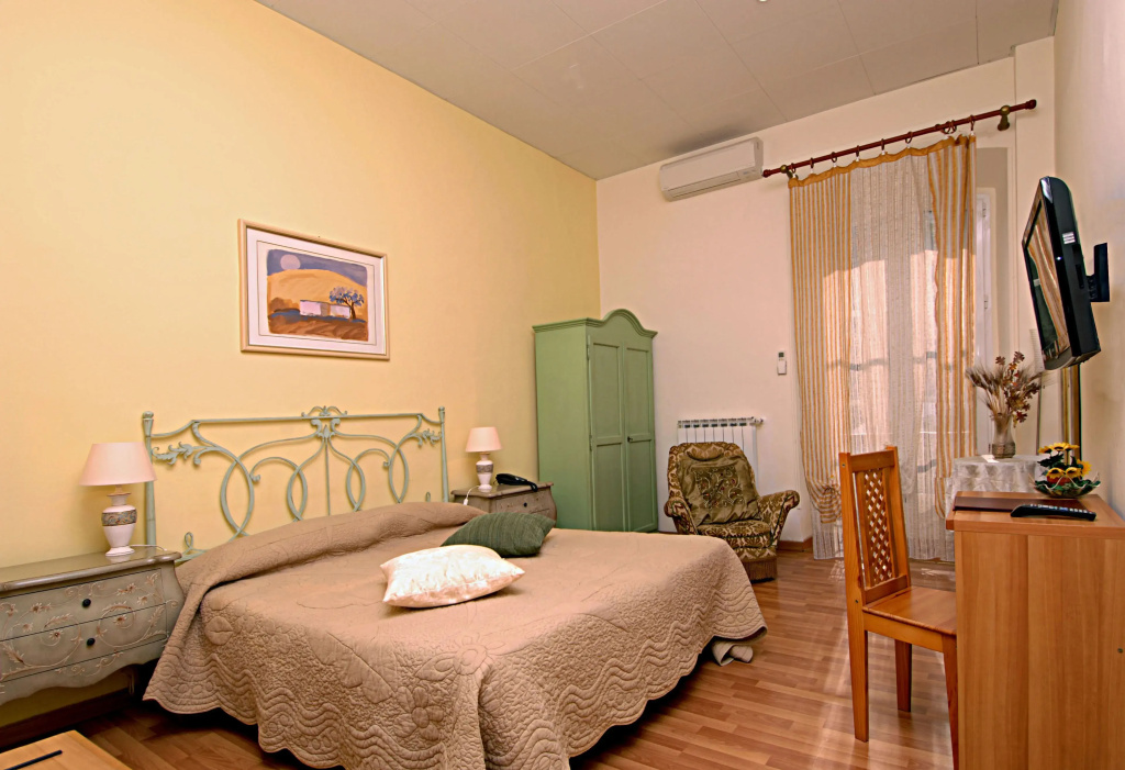 Standard Double room (full double bed)