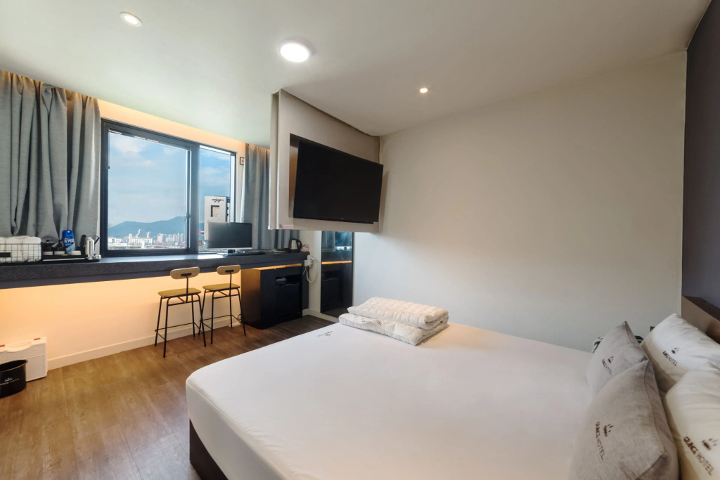 Deluxe Double room with ocean view (full double bed)