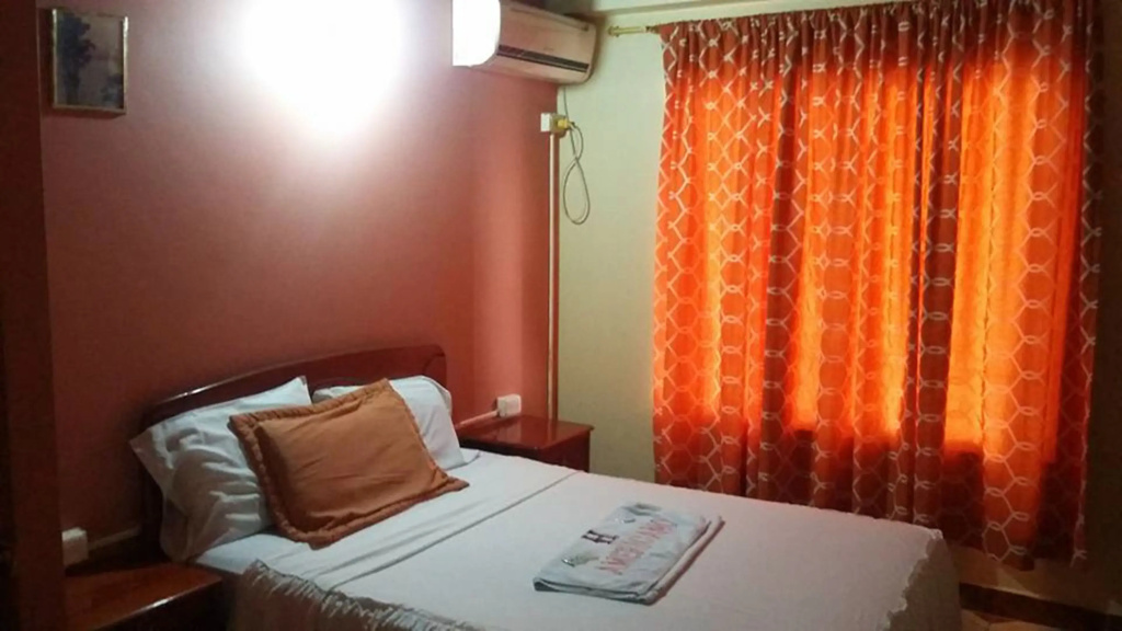 Economy room