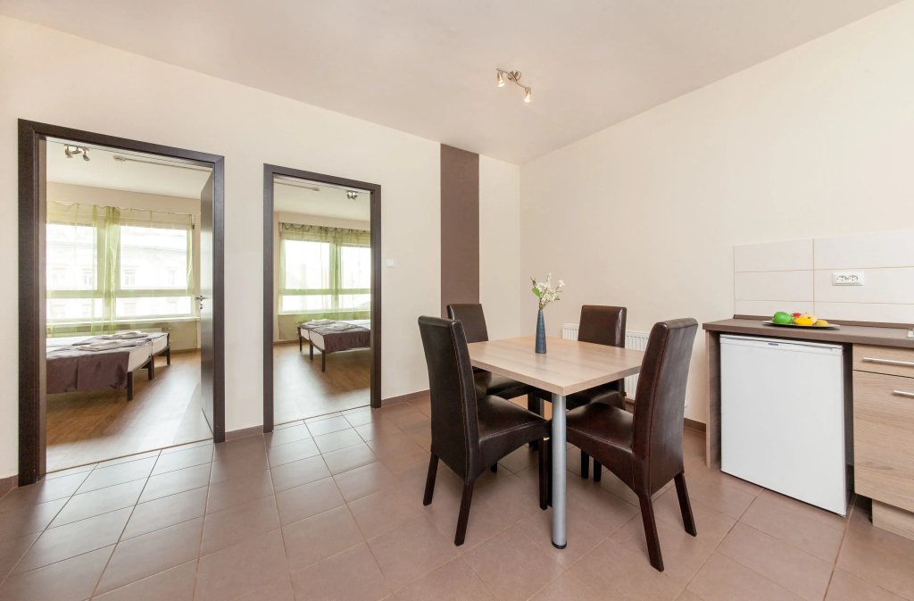 2 Bedrooms Apartment