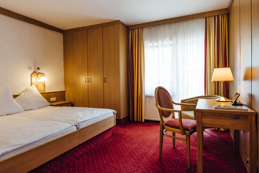 Economy room