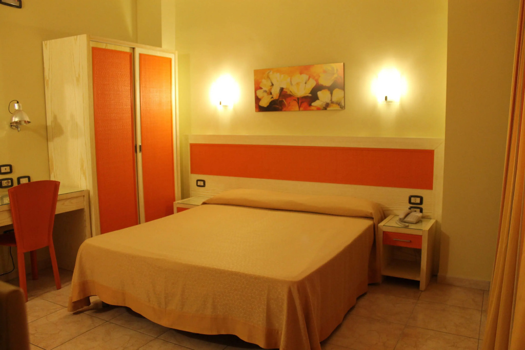 Standard Double room (full double bed)