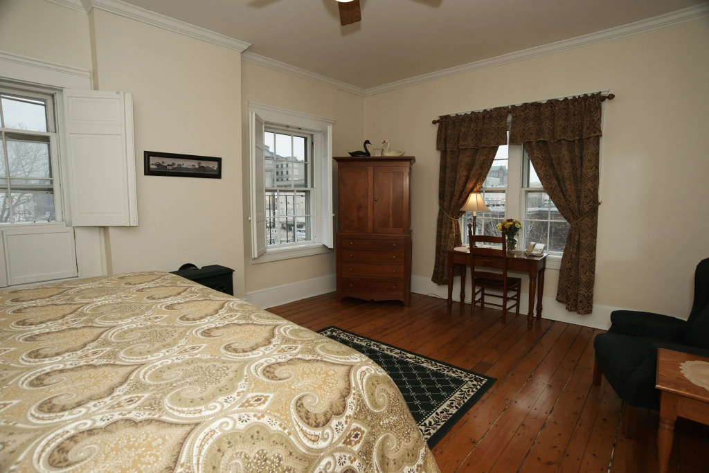 Superior Double room (full double bed)