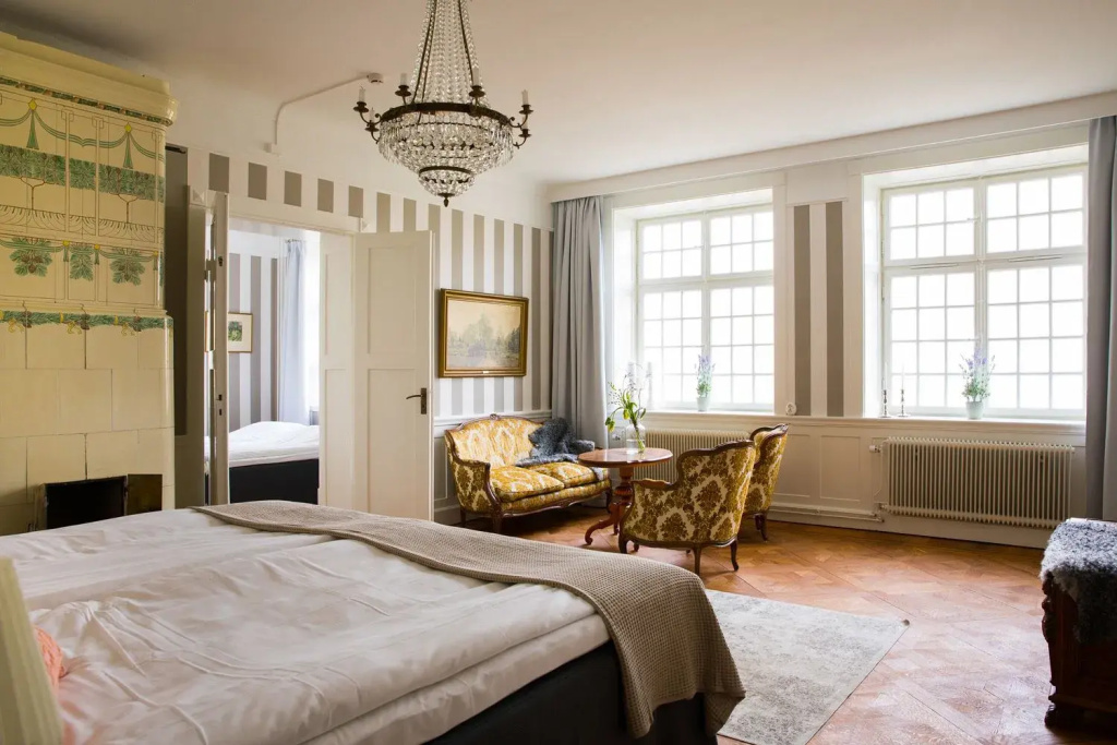 2 Bedrooms Deluxe Suite with garden view