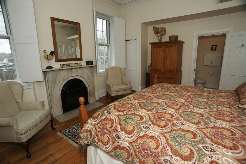 Standard Double room (full double bed)