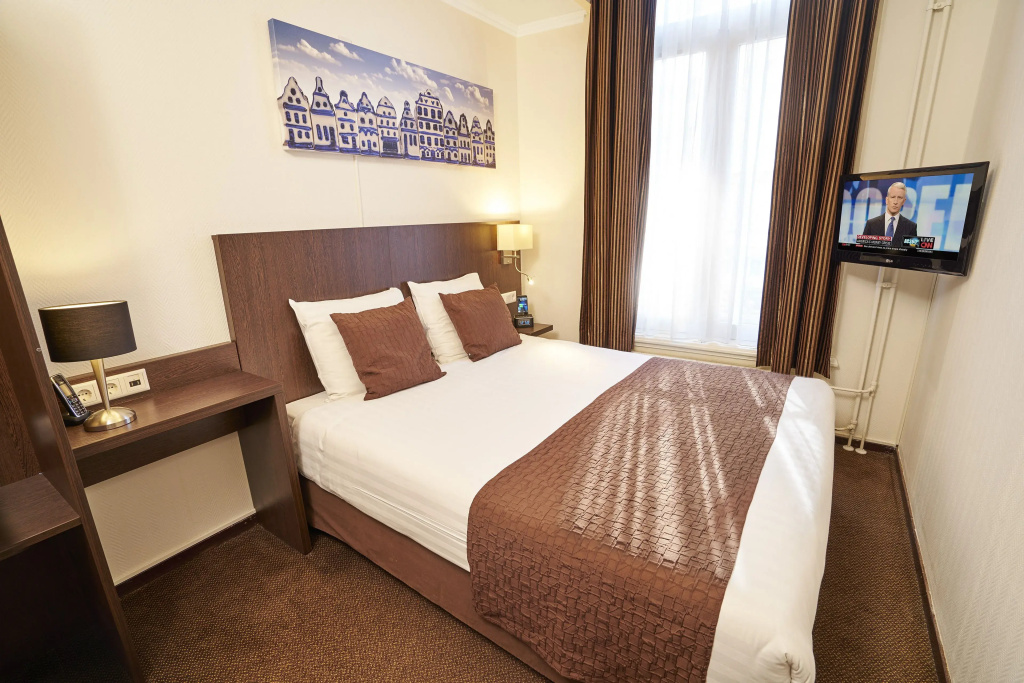 Superior Double room (full double bed)