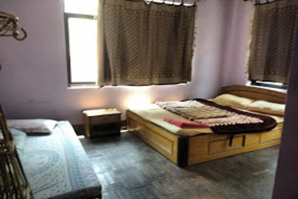 Economy room