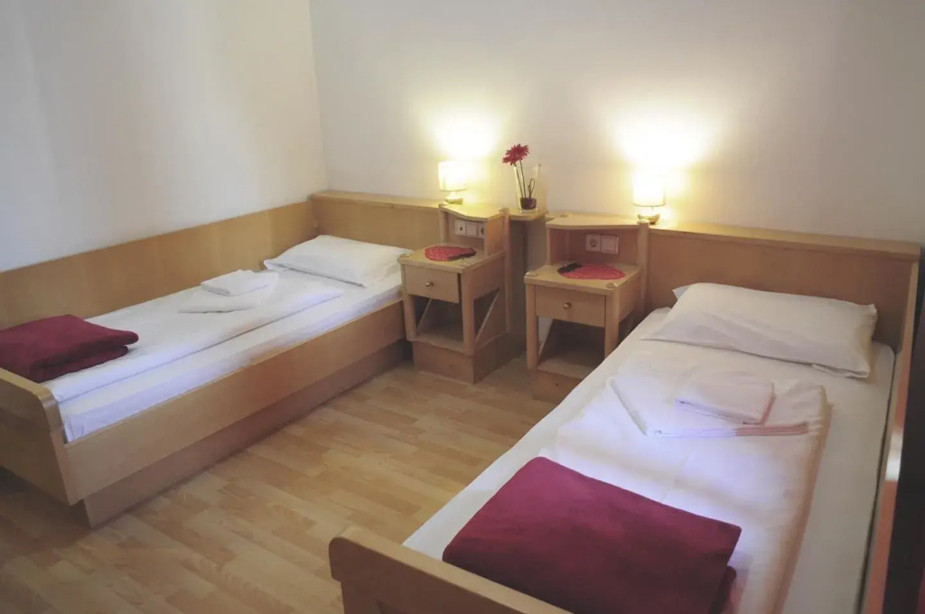 Economy room
