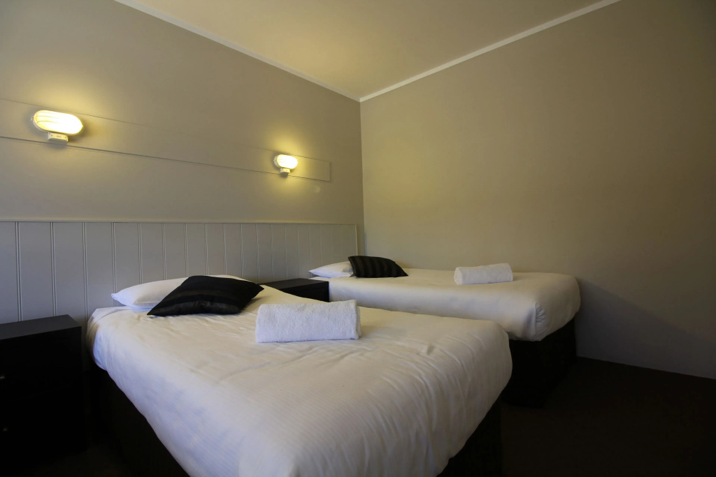 Premium Double room (full double bed)