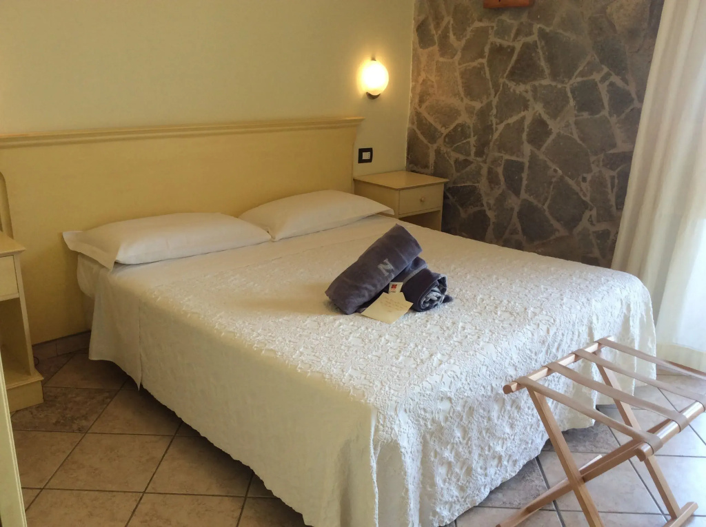 Standard Double room with sea view (full double bed)